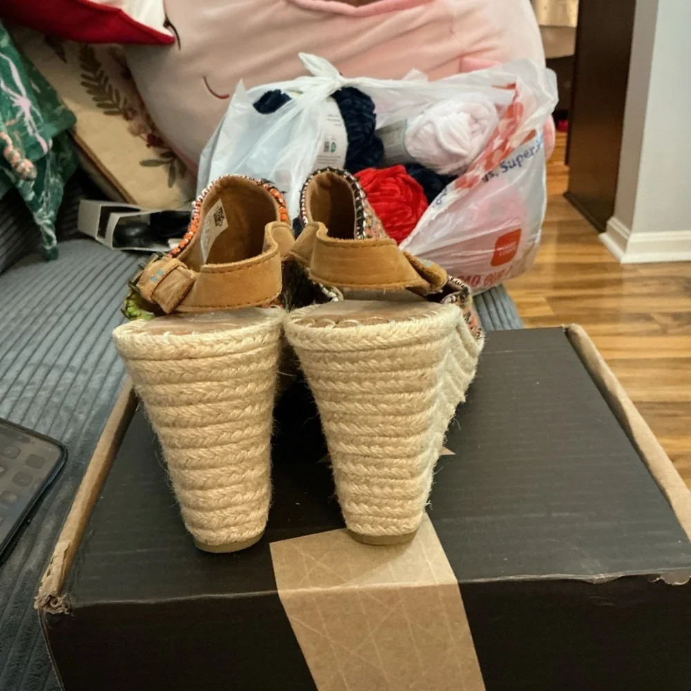 Toms Multicolor Woven Espadrille Wedge Sandals, size 10